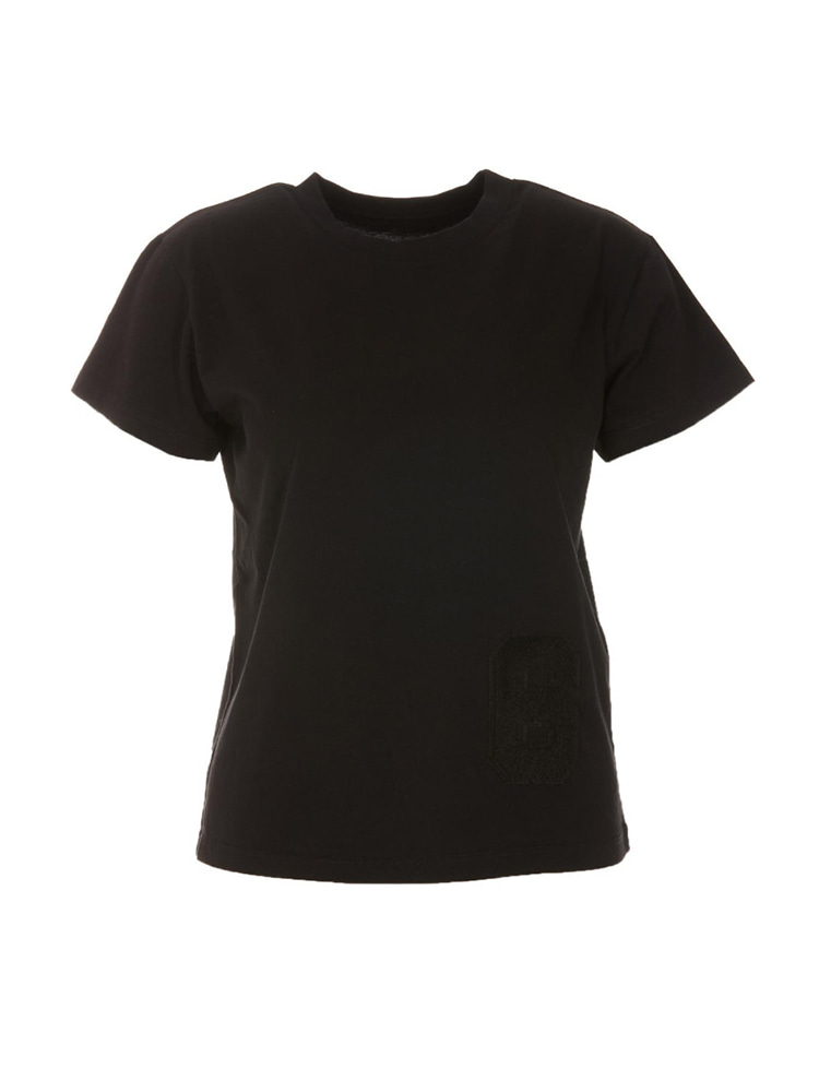 BLACK LOGO PATCH T-SHIRTS  MM6 블랙 로고 패치 티셔츠 - 아데쿠베